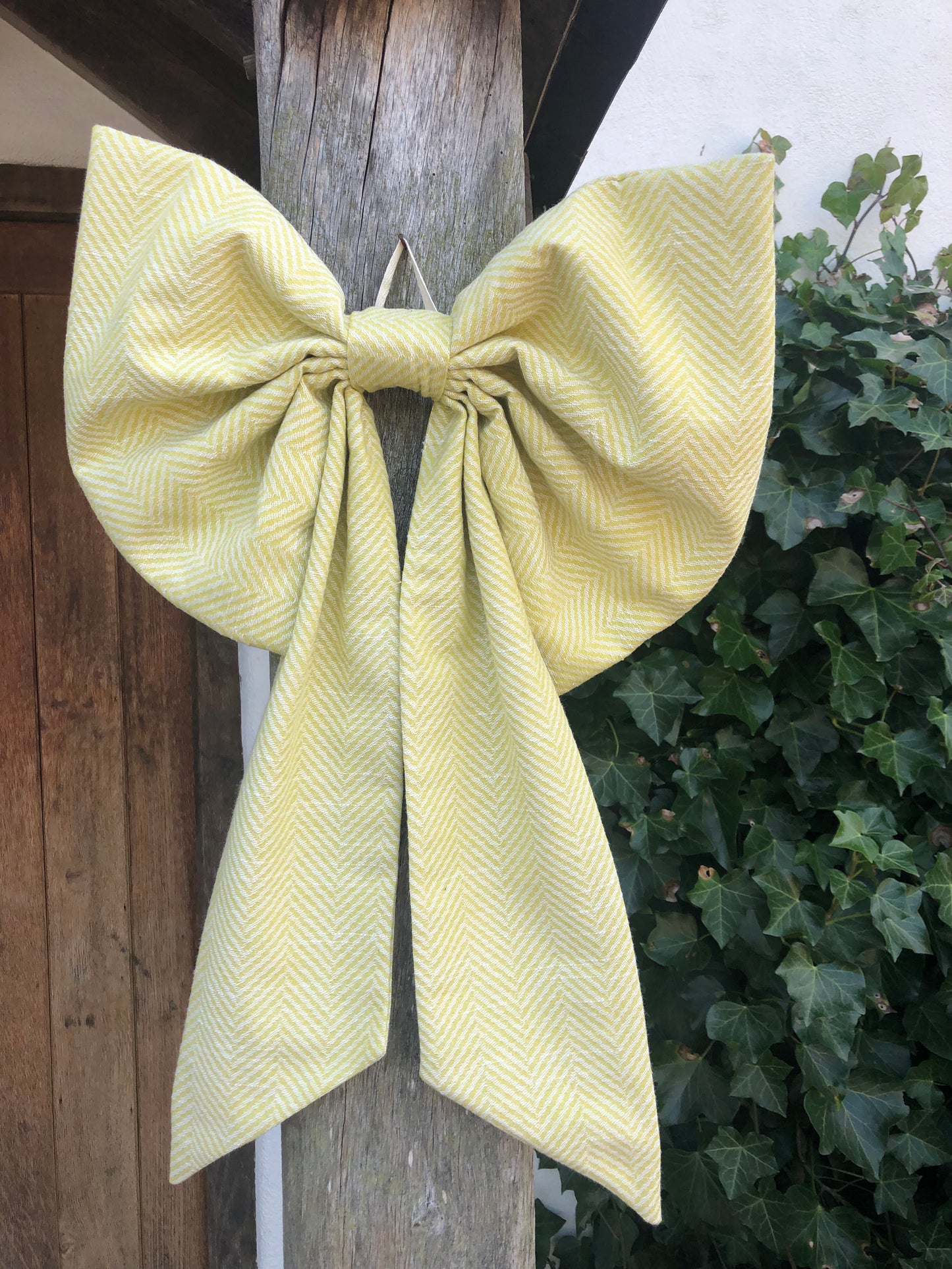 Herringbone Spring Bows