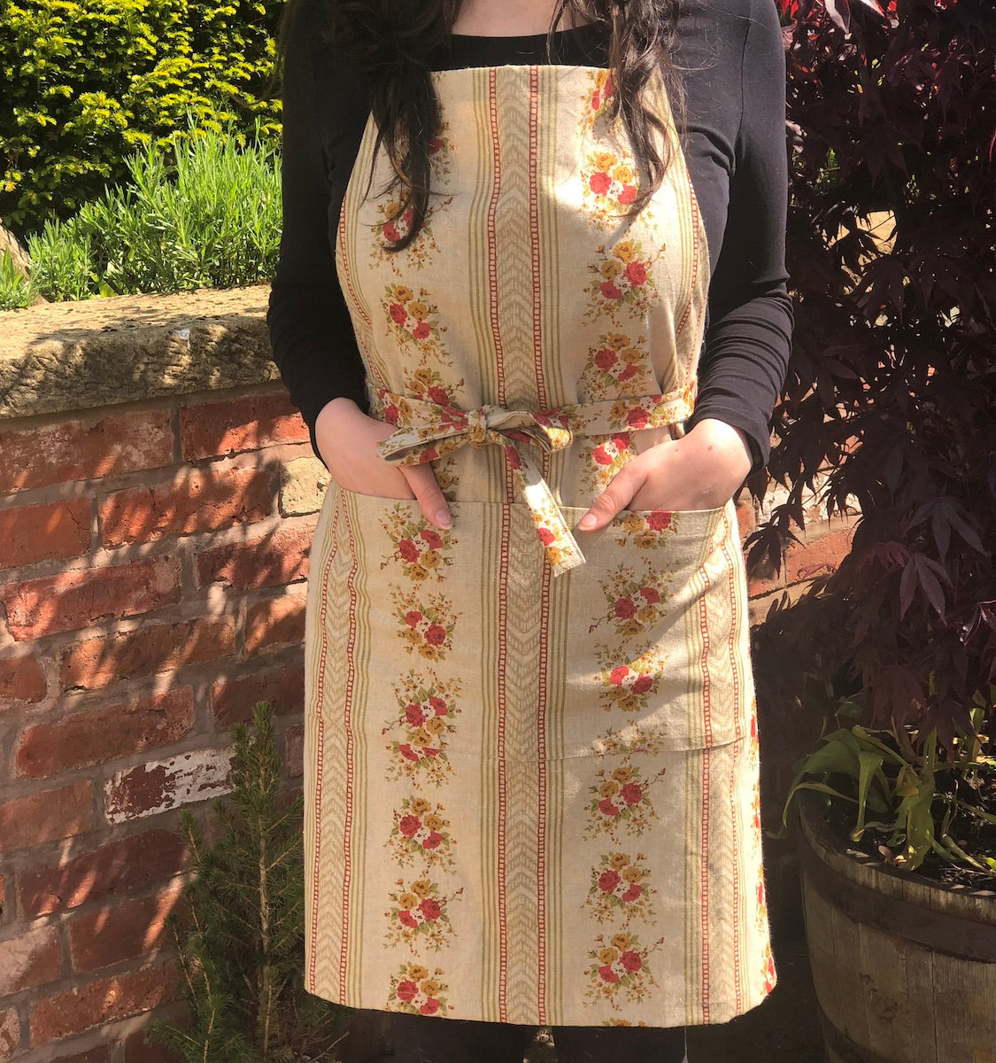 Red English Country Rose Linen Apron with Pocket