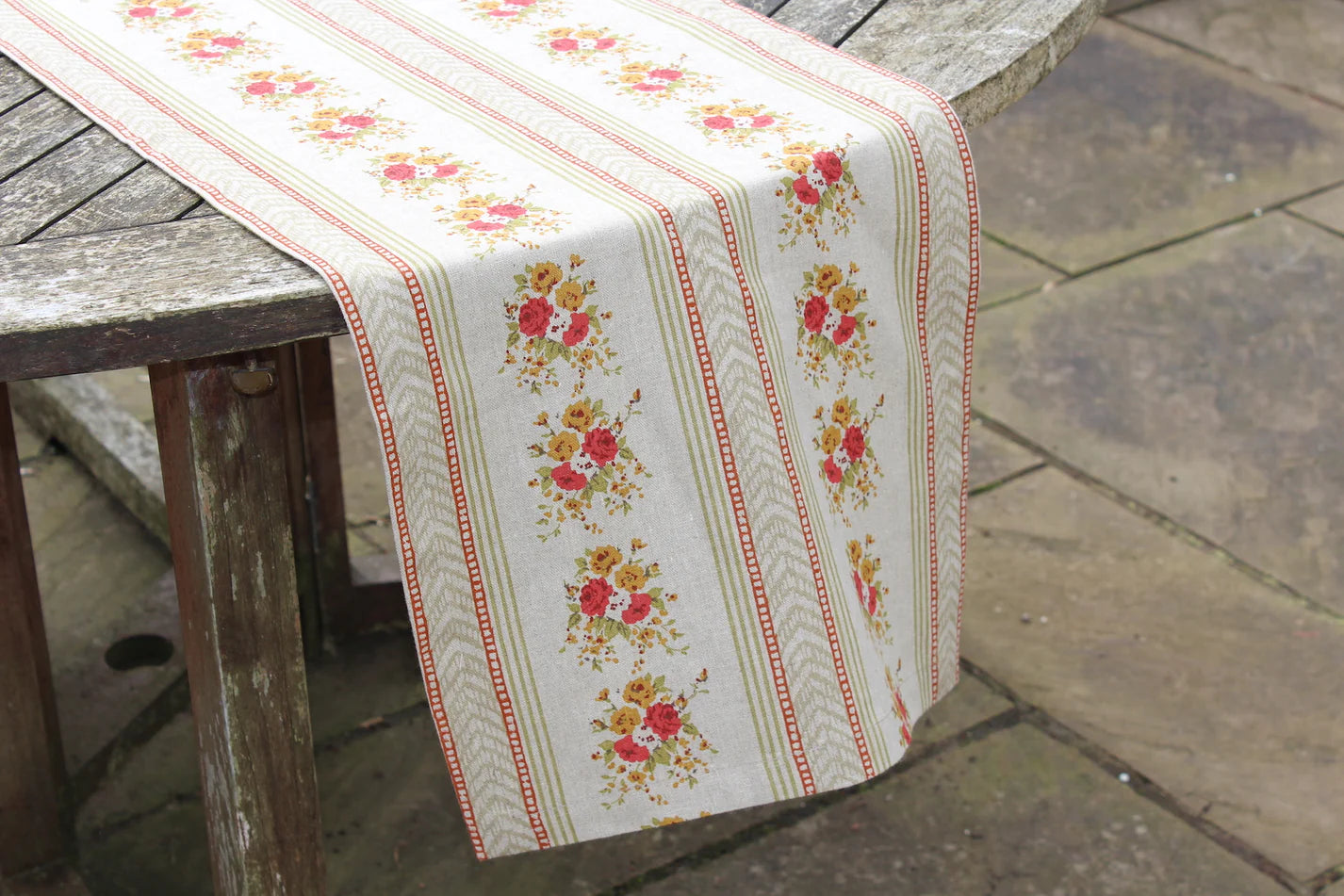 Red English Country Rose Table Runner