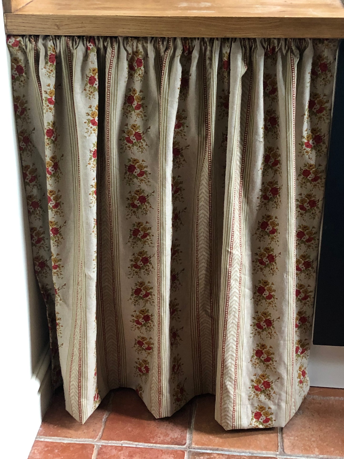 Gathered Linen Floral Stripe Hideaway Cupboard Curtain.