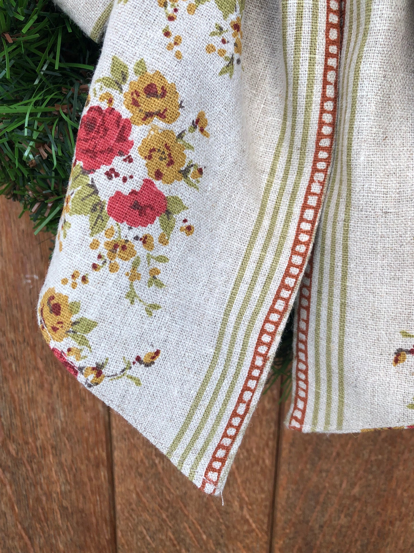 Red English Country Rose Linen Napkins - Set of 4