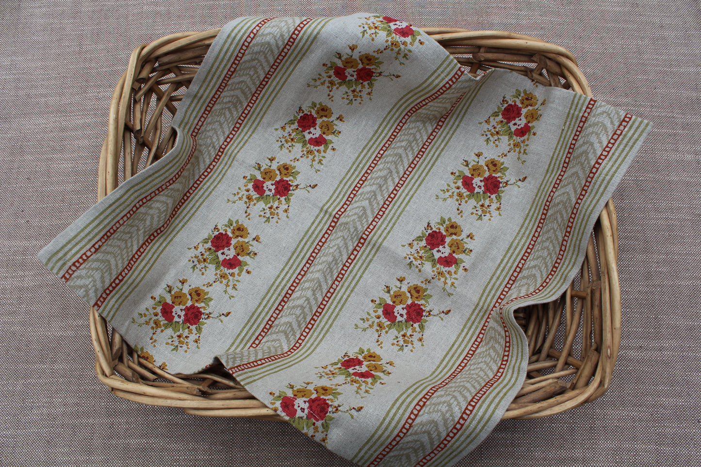Red English Country Rose Linen Napkins - Set of 4
